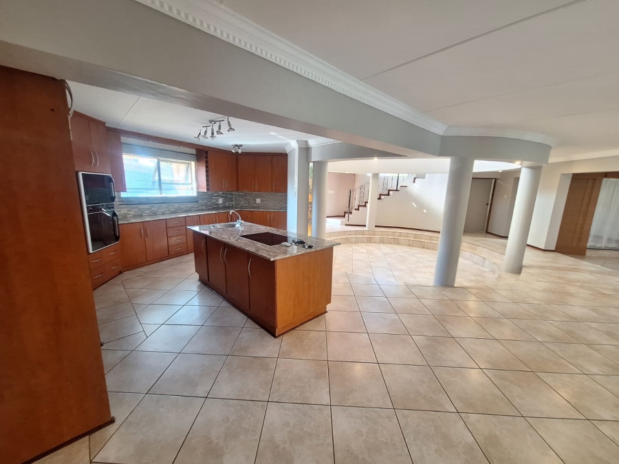 5 Bedroom Property for Sale in Roylglen Gardens Northern Cape